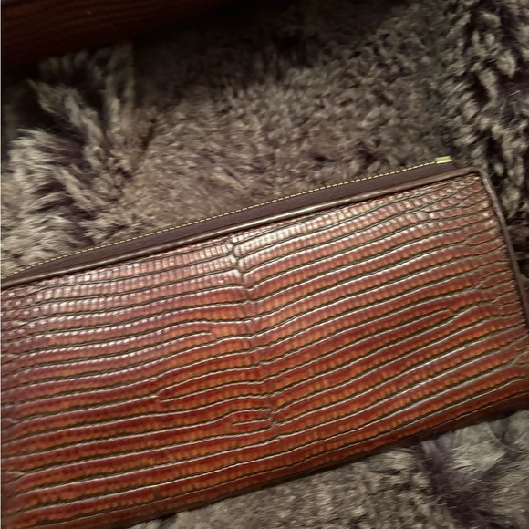 Dooney & Bourke Textured Brown Leather Bag and Wallet - Picture 5 of 12